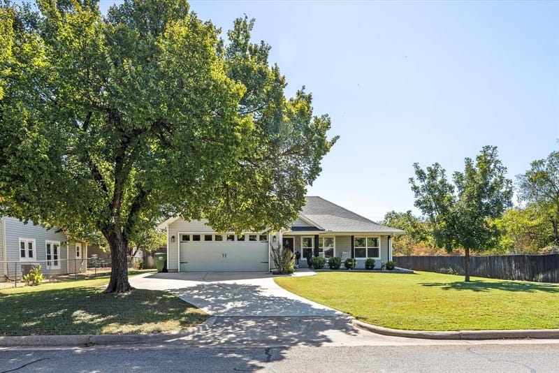 203 Paluxy Street, Glen Rose TX 76043 - Photo 33