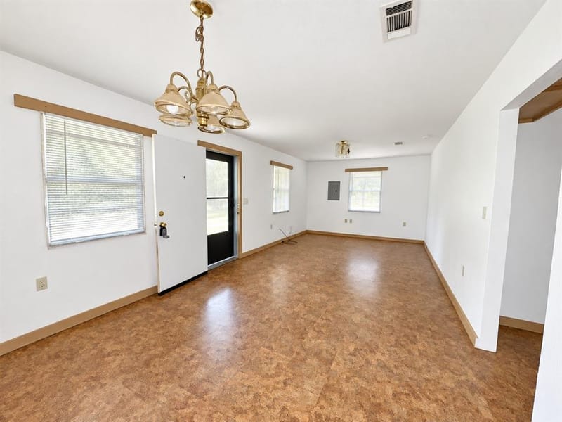 107 W College Street, Milford TX 76670 - Photo 6