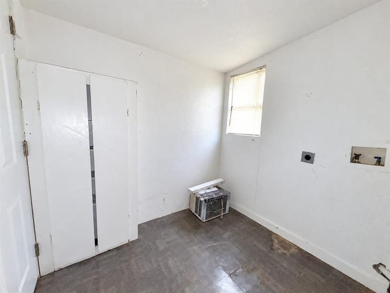 107 W College Street, Milford TX 76670 - Photo 12