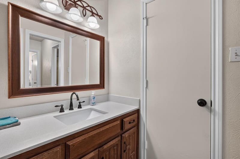 2102 Glenbrook Meadows Drive, Garland TX 75040 - Photo 17