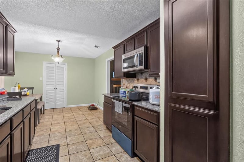 2102 Glenbrook Meadows Drive, Garland TX 75040 - Photo 9