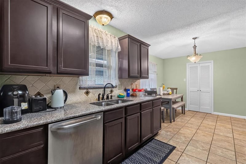 2102 Glenbrook Meadows Drive, Garland TX 75040 - Photo 10