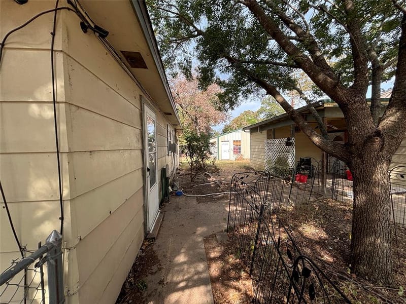 913 Woodland Trail, Tool TX 75143 - Photo 2