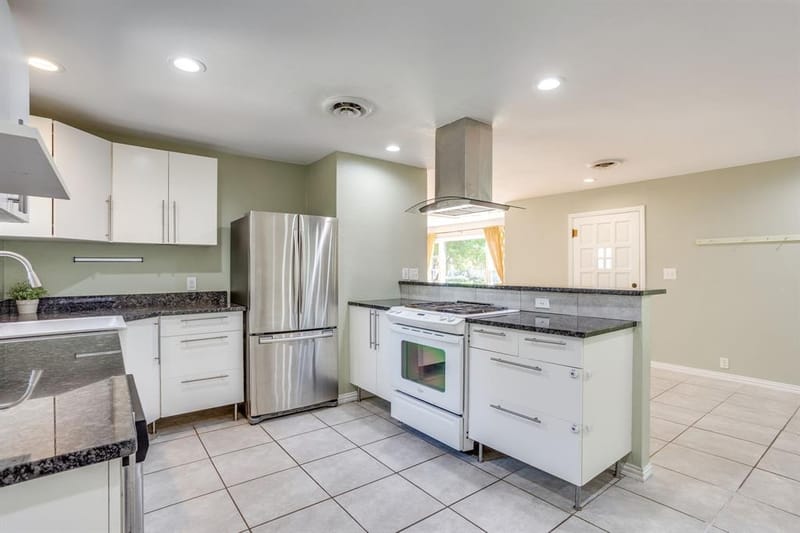 5520 Asbury Drive, River Oaks TX 76114 - Photo 8
