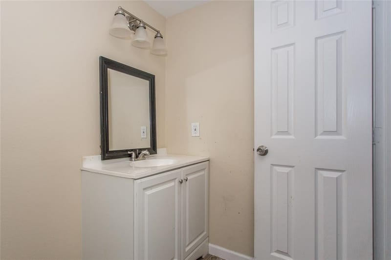 2669 Marfa Avenue, Dallas TX 75216 - Photo 6