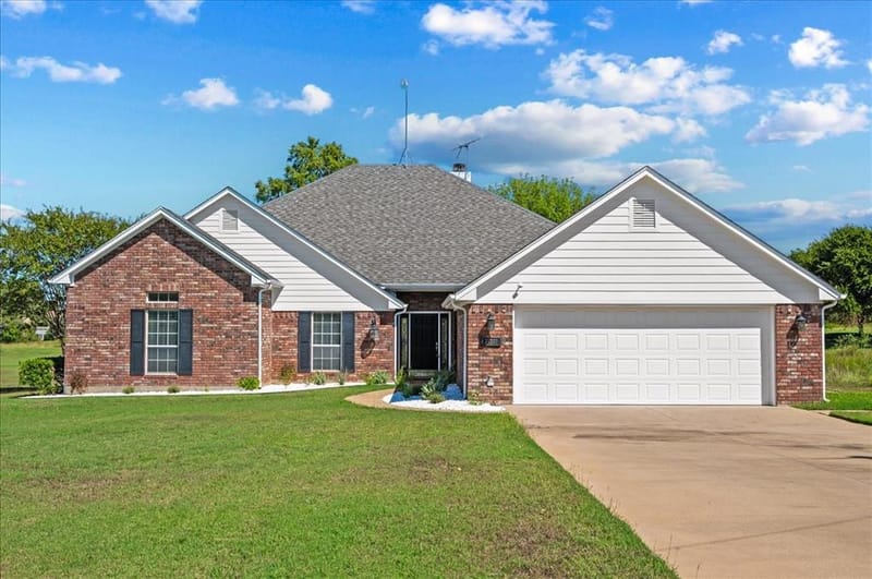 27207 Meadowmore Drive, Whitney TX 76692