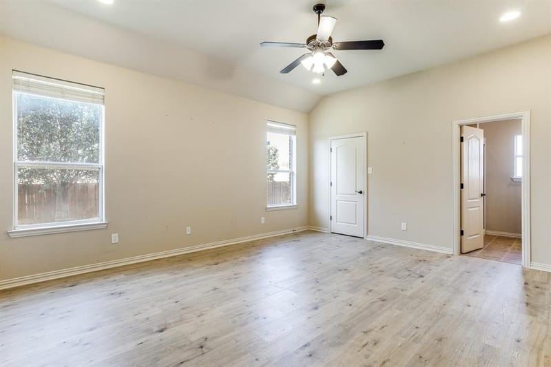 315 Castle Hill Drive, Burleson TX 76028 - Photo 27