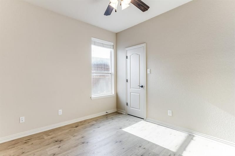315 Castle Hill Drive, Burleson TX 76028 - Photo 22