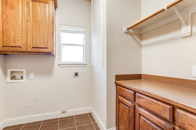 315 Castle Hill Drive, Burleson TX 76028 - Photo 28