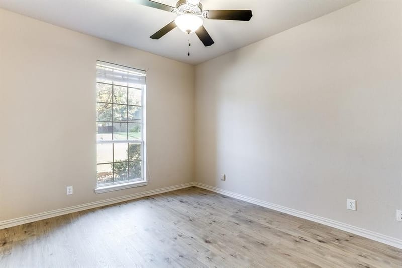 315 Castle Hill Drive, Burleson TX 76028 - Photo 20