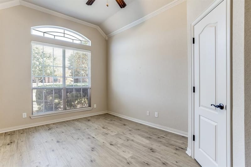 315 Castle Hill Drive, Burleson TX 76028 - Photo 24