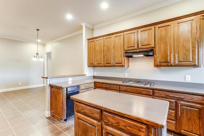 315 Castle Hill Drive, Burleson TX 76028 - Photo 10