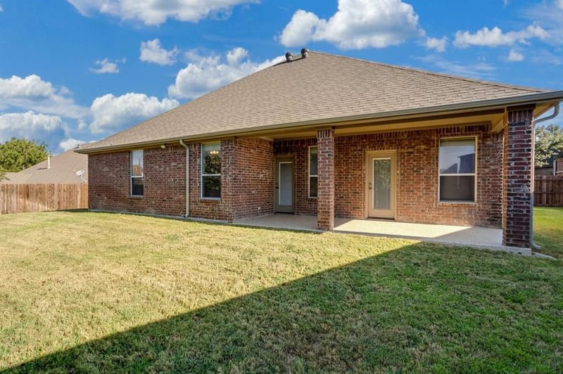 315 Castle Hill Drive, Burleson TX 76028 - Photo 29