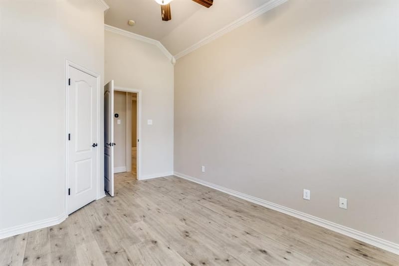 315 Castle Hill Drive, Burleson TX 76028 - Photo 25