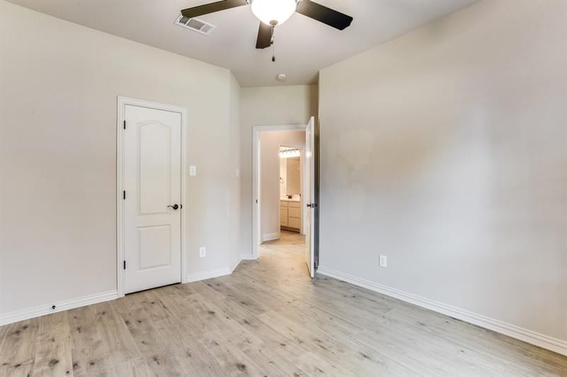 315 Castle Hill Drive, Burleson TX 76028 - Photo 21