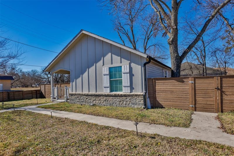 313 Fair Avenue, Gainesville TX 76240 - Photo 4