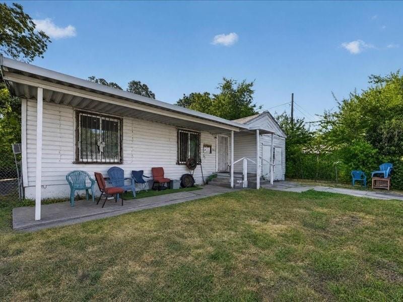 4215 Cicero Street, Dallas TX 75216 - Photo 2