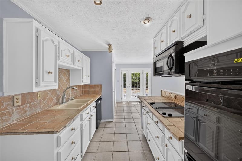 1305 Clark Trail, Grand Prairie TX 75052 - Photo 12