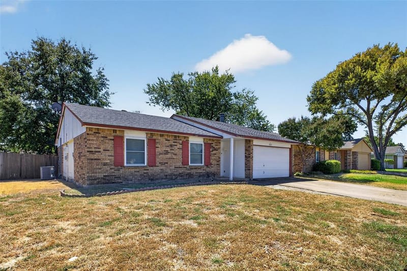 1305 Clark Trail, Grand Prairie TX 75052 - Photo 3
