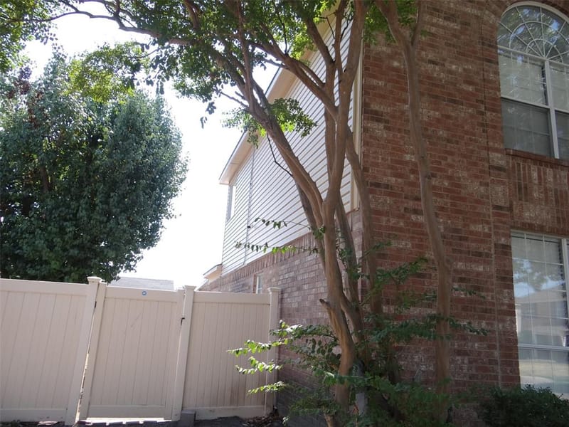 1329 Woodthorpe Drive, Mesquite TX 75181 - Photo 2