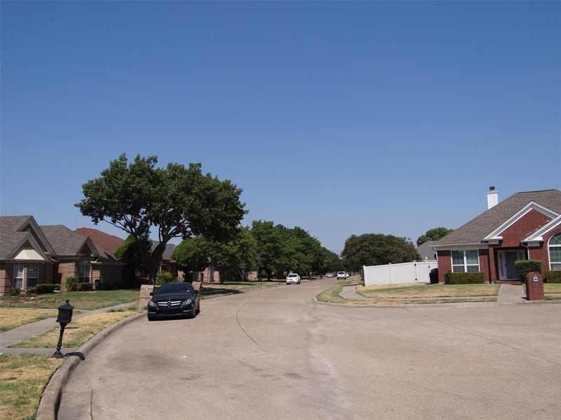 1329 Woodthorpe Drive, Mesquite TX 75181 - Photo 5