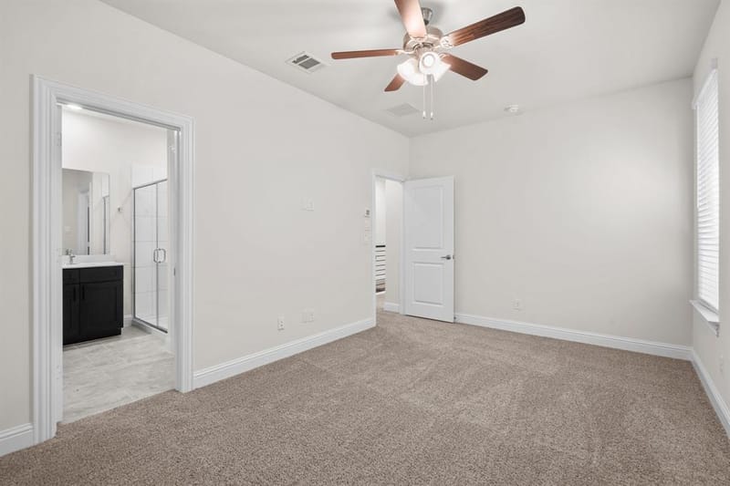 910 Milkweed Drive, Euless TX 76039 - Photo 9