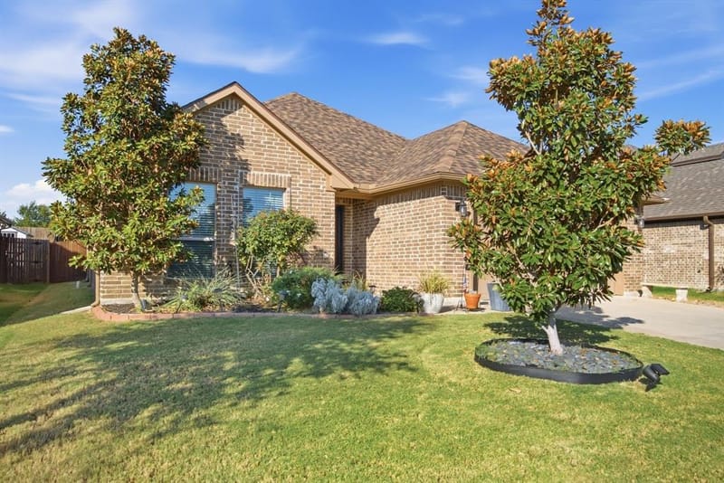 1432 Town Creek Circle, Weatherford TX 76086 - Photo 2