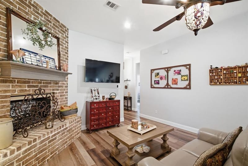 1432 Town Creek Circle, Weatherford TX 76086 - Photo 7