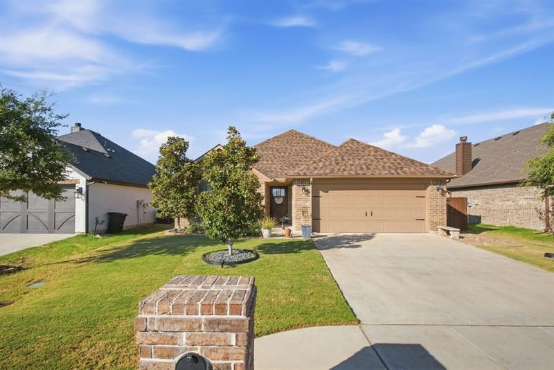1432 Town Creek Circle, Weatherford TX 76086 - Photo 3