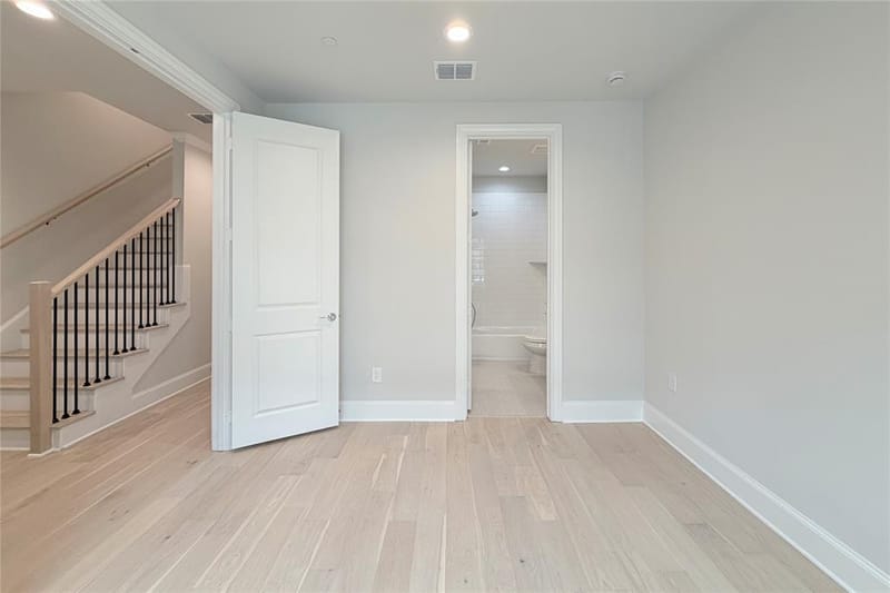 4613 Greenborough Lane, Dallas TX 75219 - Photo 34