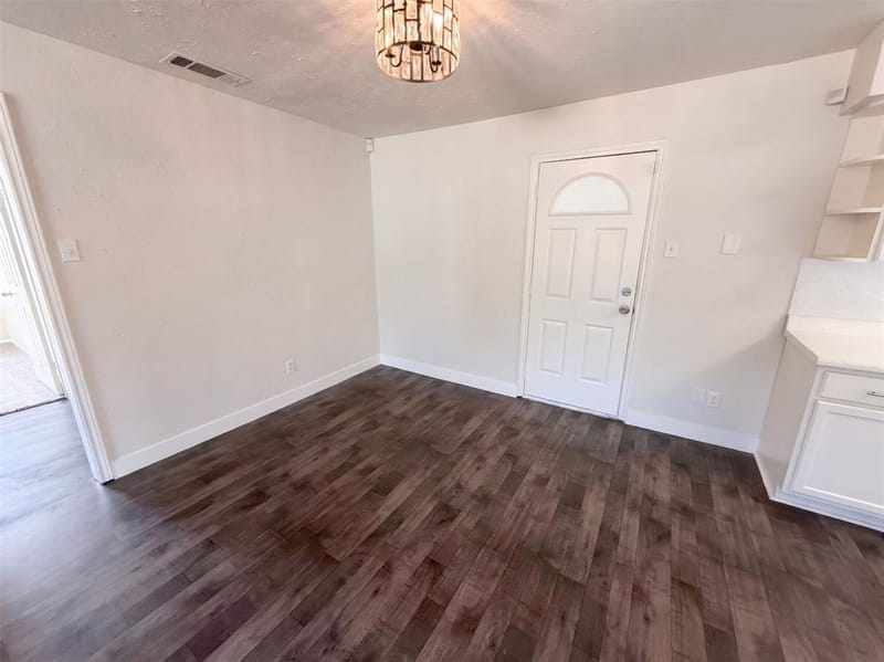 8540 Foxwood Lane, Dallas TX 75217 - Photo 10