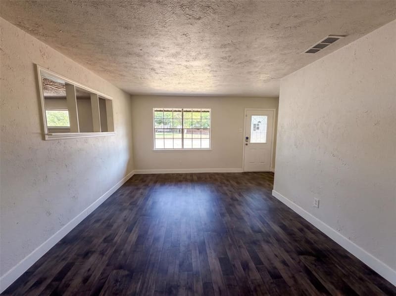 8540 Foxwood Lane, Dallas TX 75217 - Photo 14