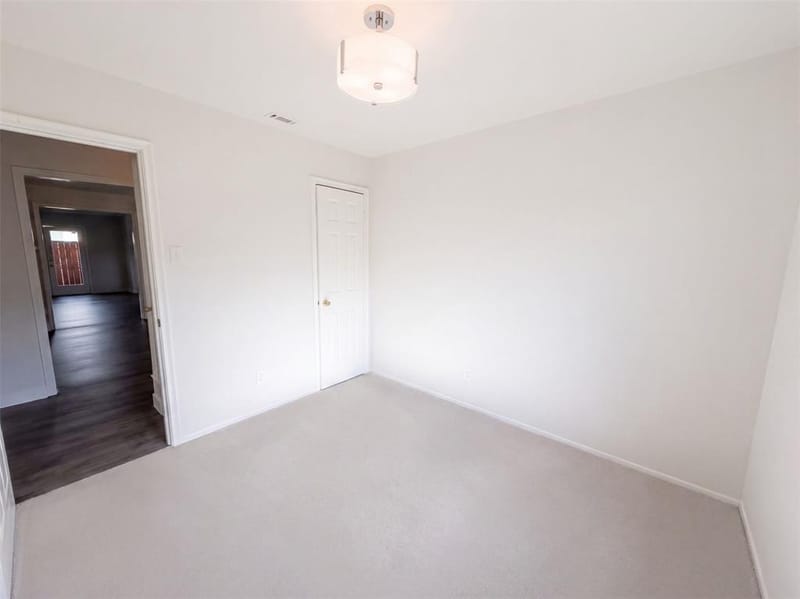 8540 Foxwood Lane, Dallas TX 75217 - Photo 18