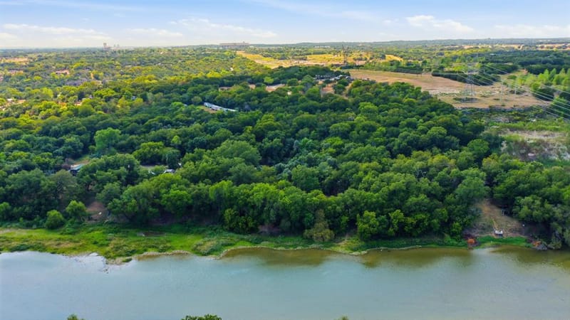 8704 Frontier Court, Granbury TX 76048 - Photo 10