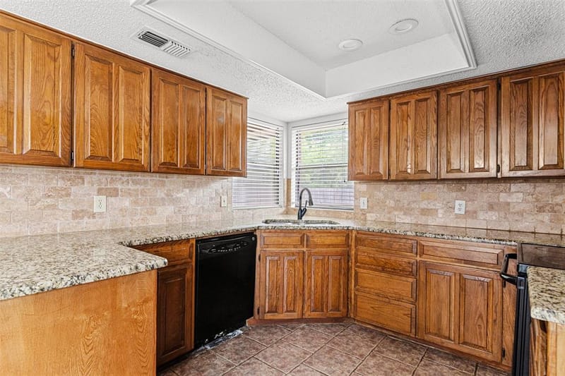 6403 Aires Drive, Arlington TX 76001 - Photo 13