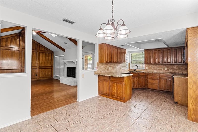 6403 Aires Drive, Arlington TX 76001 - Photo 16