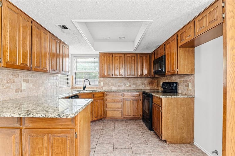 6403 Aires Drive, Arlington TX 76001 - Photo 12