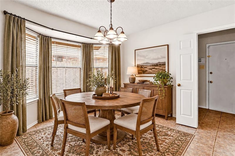 6403 Aires Drive, Arlington TX 76001 - Photo 3