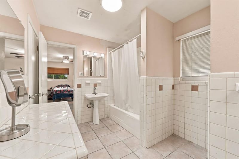 924 Wade Drive, Bedford TX 76022 - Photo 22