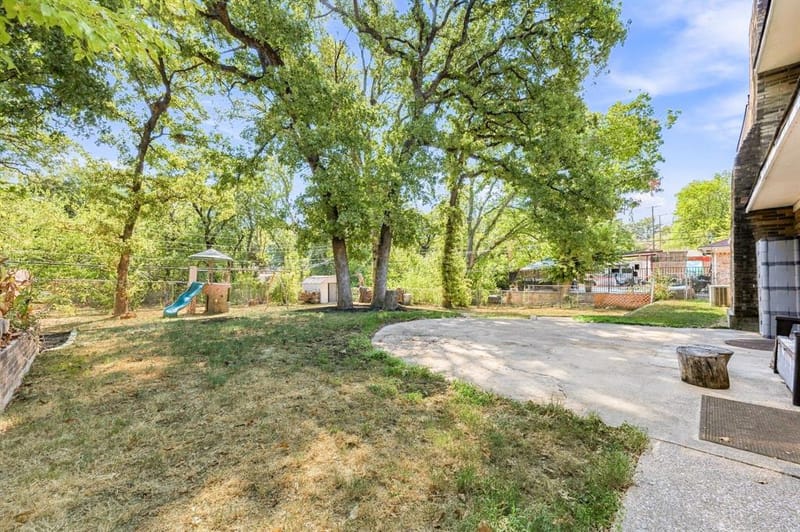 924 Wade Drive, Bedford TX 76022 - Photo 32