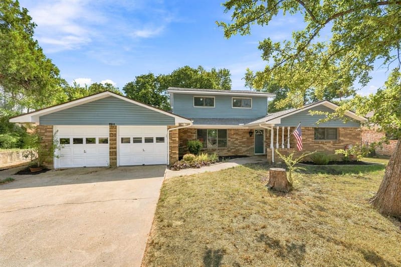 924 Wade Drive, Bedford TX 76022