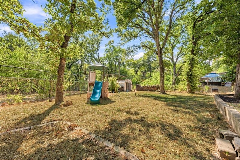 924 Wade Drive, Bedford TX 76022 - Photo 34
