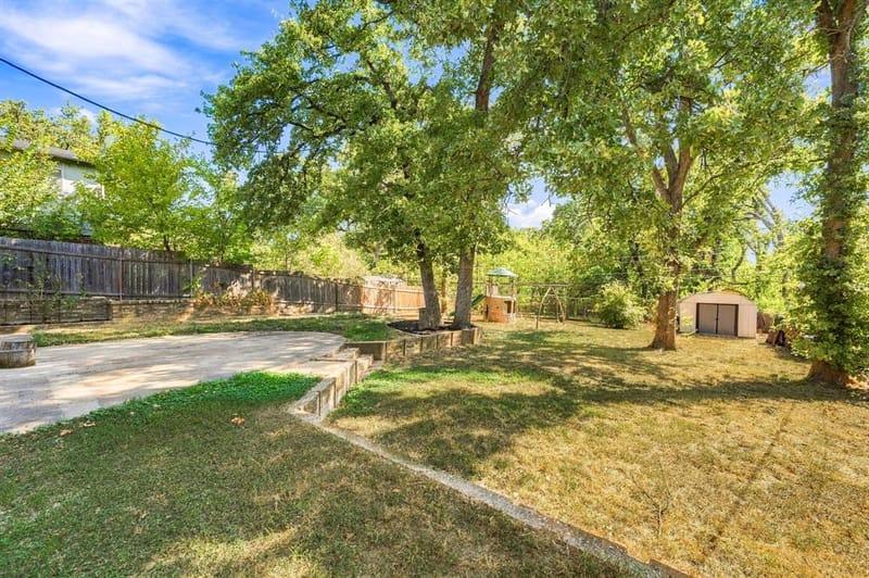 924 Wade Drive, Bedford TX 76022 - Photo 33