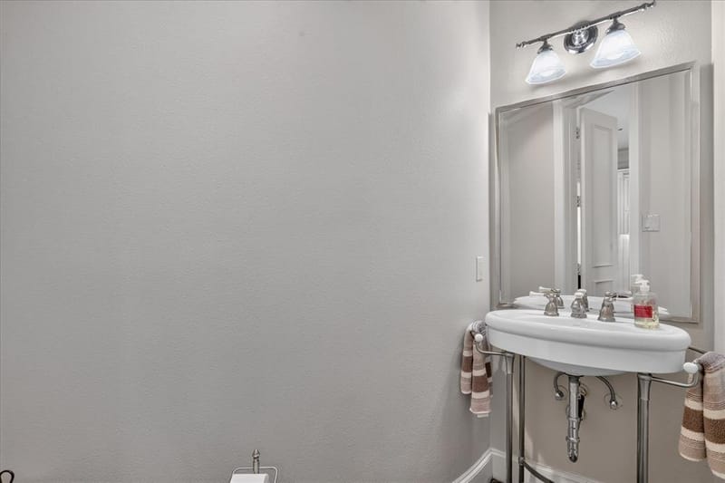 5144 Bellerive Drive, Dallas TX 75287 - Photo 17