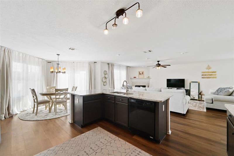 7536 Brentwood Stair Road, Fort Worth TX 76112 - Photo 8