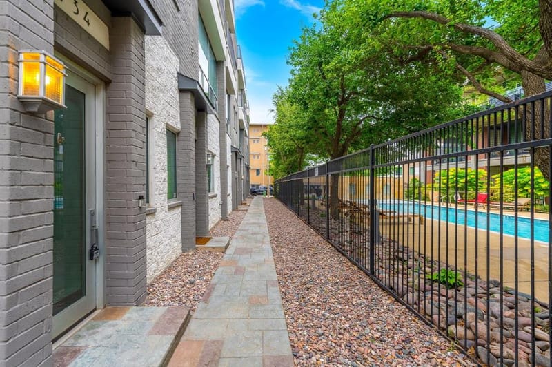 734 Cannen John Lane, Dallas TX 75204 - Photo 3