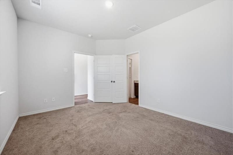 5721 Topwater Trail, Fort Worth TX 76119 - Photo 11