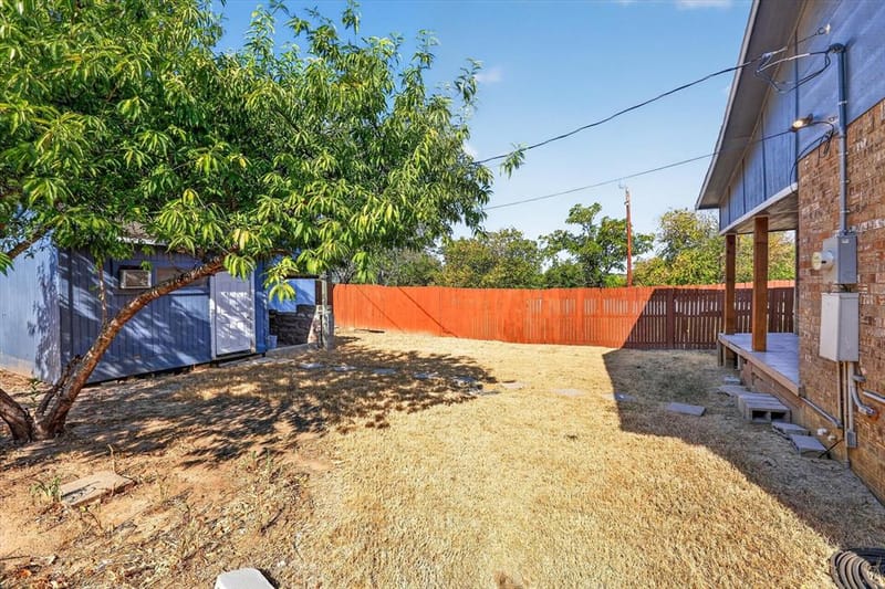 1801 E Harvey Avenue, Fort Worth TX 76104 - Photo 26