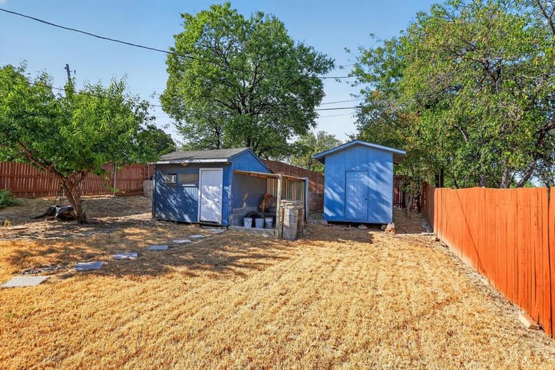 1801 E Harvey Avenue, Fort Worth TX 76104 - Photo 25