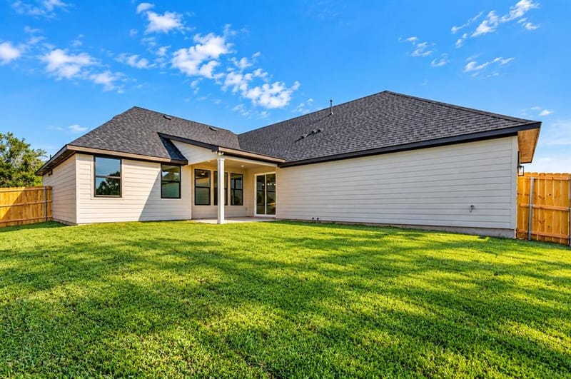 1632 W Wintergreen Road, Lancaster TX 75134 - Photo 27
